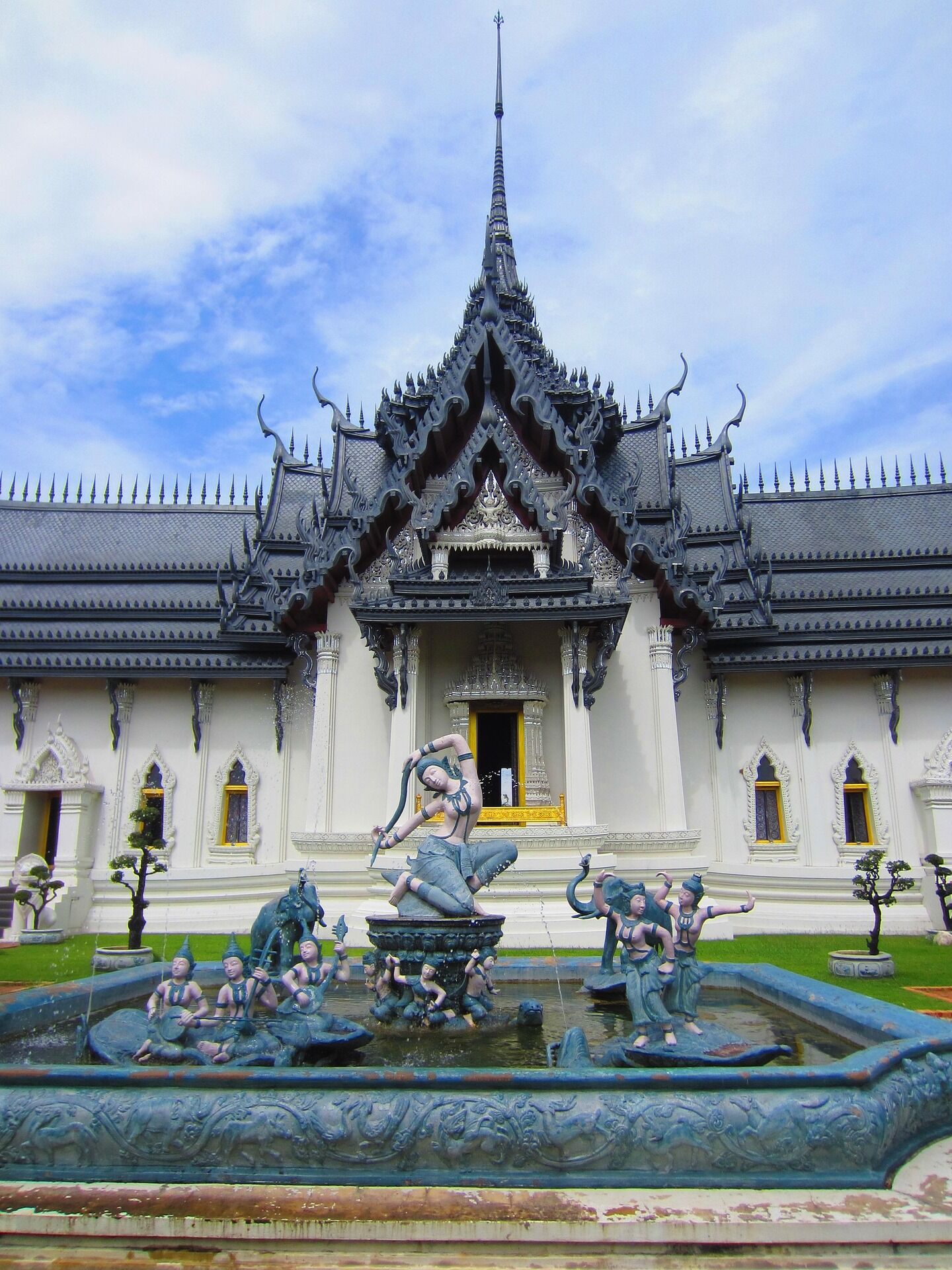 Capture the timeless beauty of Muang Xay’s spiritual heritage
